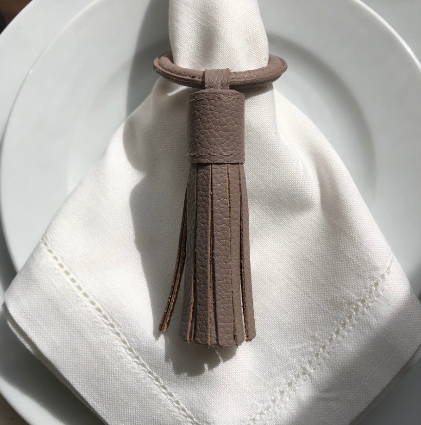 Servilleteros borla de piel (4 piezas)